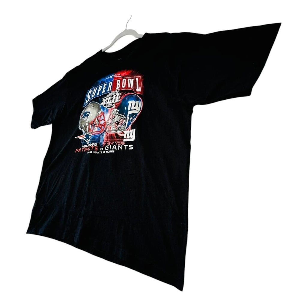 Reebok black t-shirt graphic print Super Bowl XLII helmets and team colors.