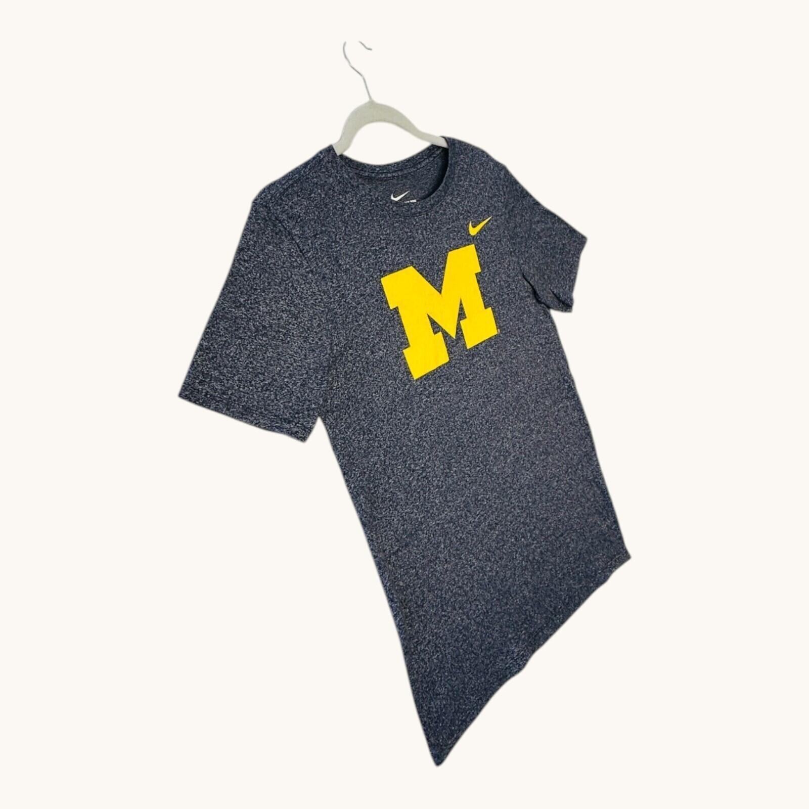 Nike Michigan Wolverines T-Shirt Men's UK Size S Grey