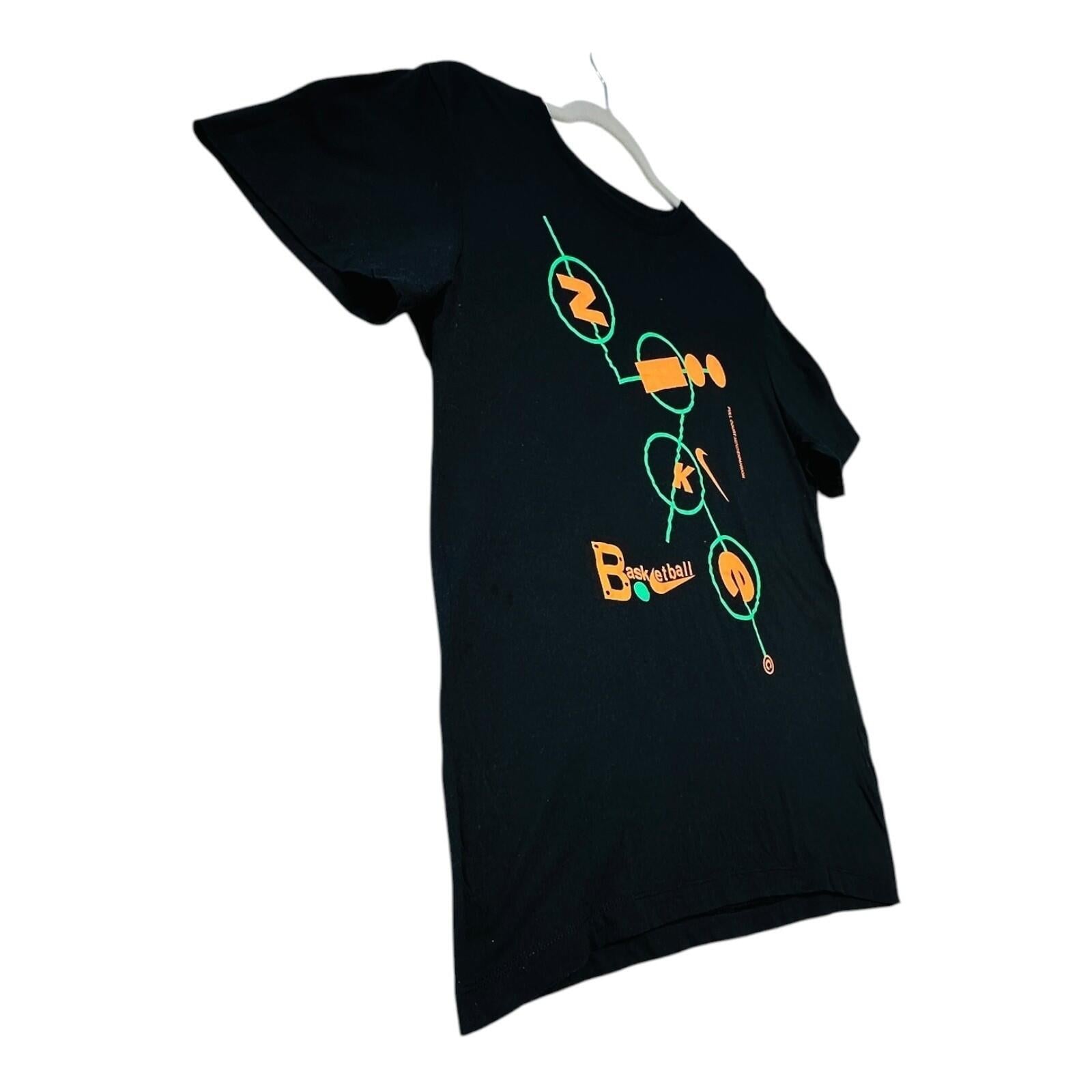 Nike Basketball T-Shirt Men's UK Size M Black Graphic Print