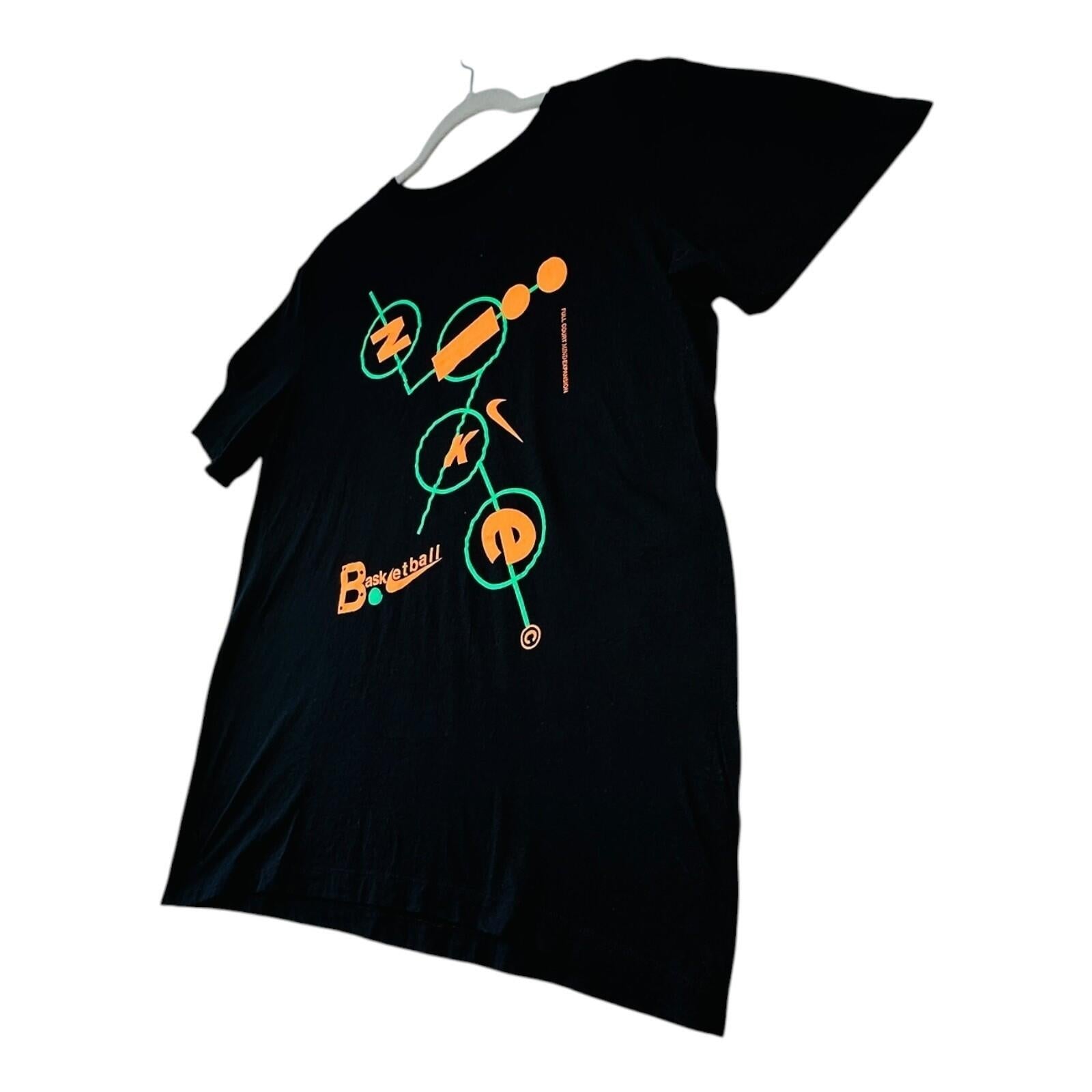 Nike Basketball T-Shirt Men's UK Size M Black Graphic Print