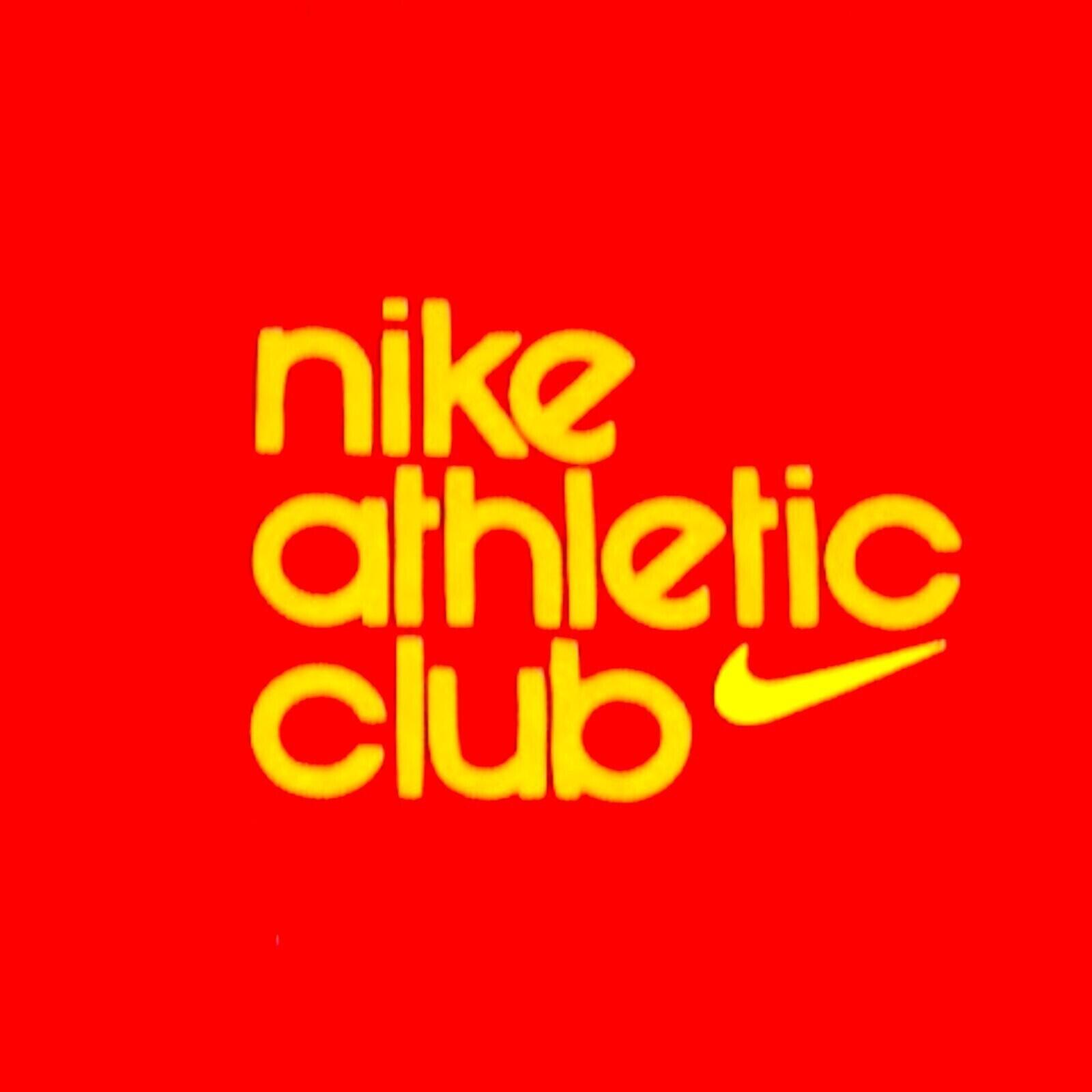 Nike Athletic Club T-Shirt Men's Uk Size S Red Graphic Print