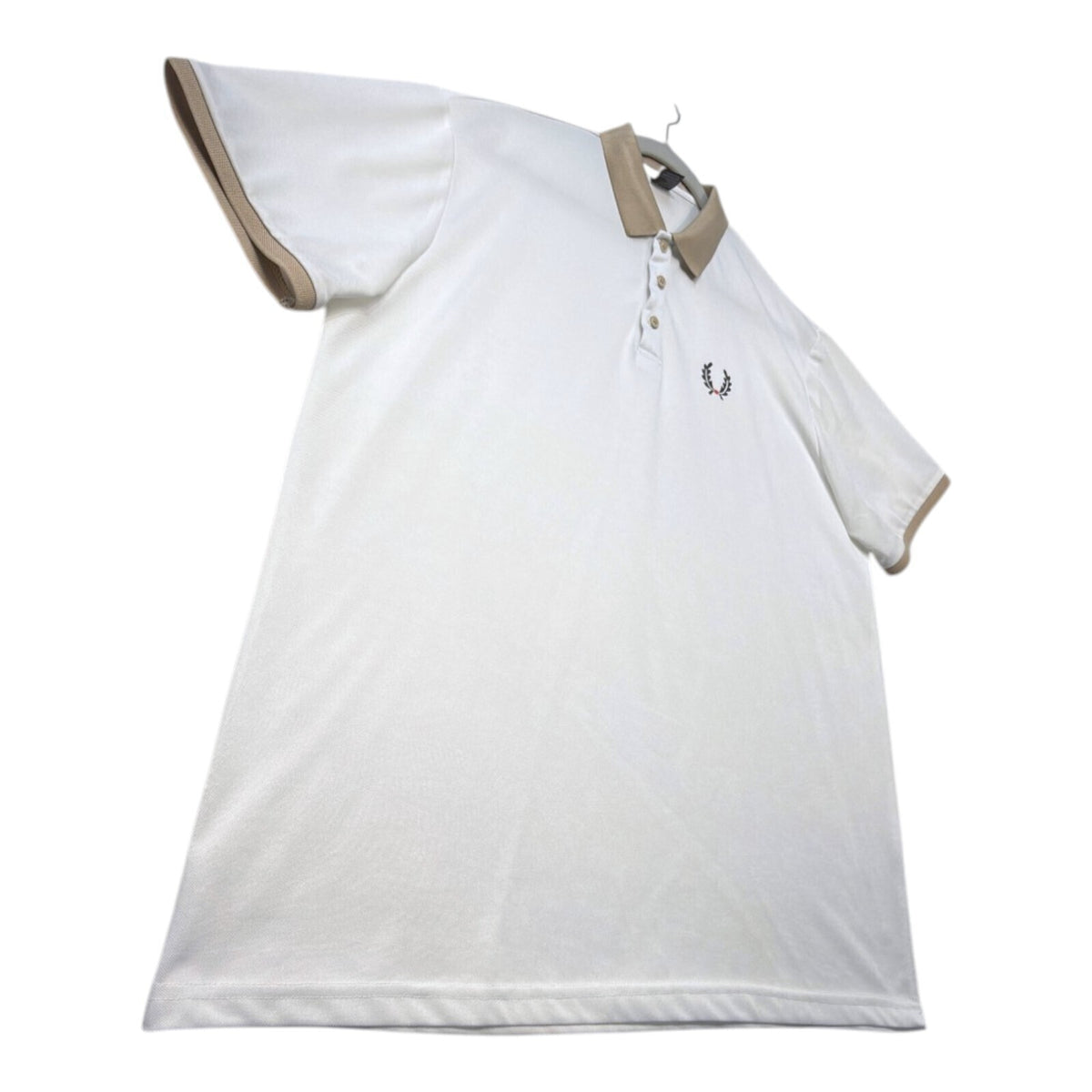 Laurel Wreath white polo shirt with graphic print and structured neckline.
