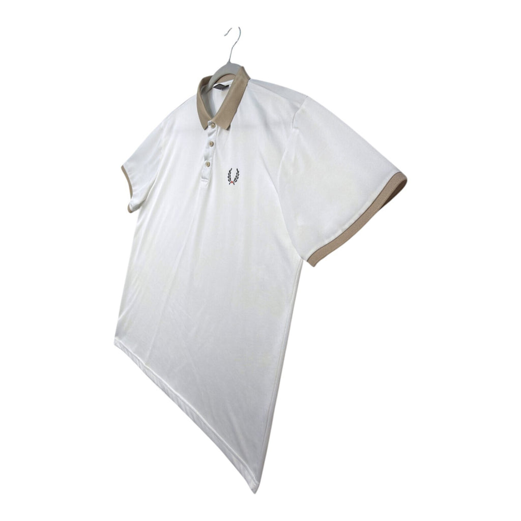 Laurel Wreath white polo shirt with graphic print and structured neckline.